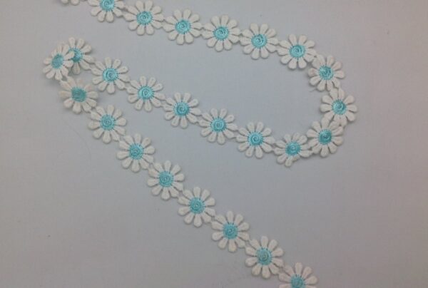 Daisy Lace Flower, White/Aqua, $1.50 p/m