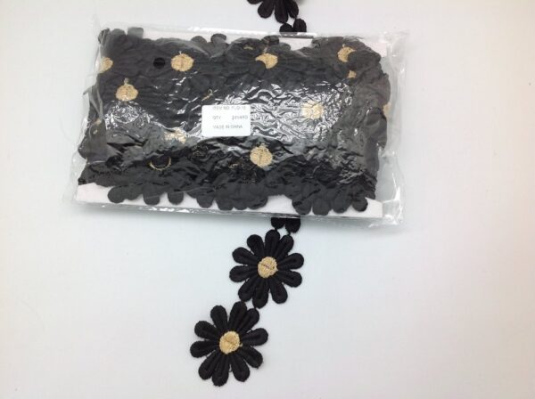 Embroidered Daisy Flower Lace, Large Size (5 cm)$2.00 p/m - Image 2